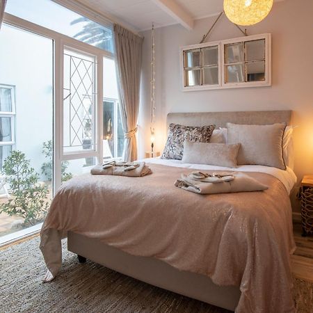 Salt Boutique Guesthouse By Curiocity (Adults Only) Bloubergstrand Exteriör bild